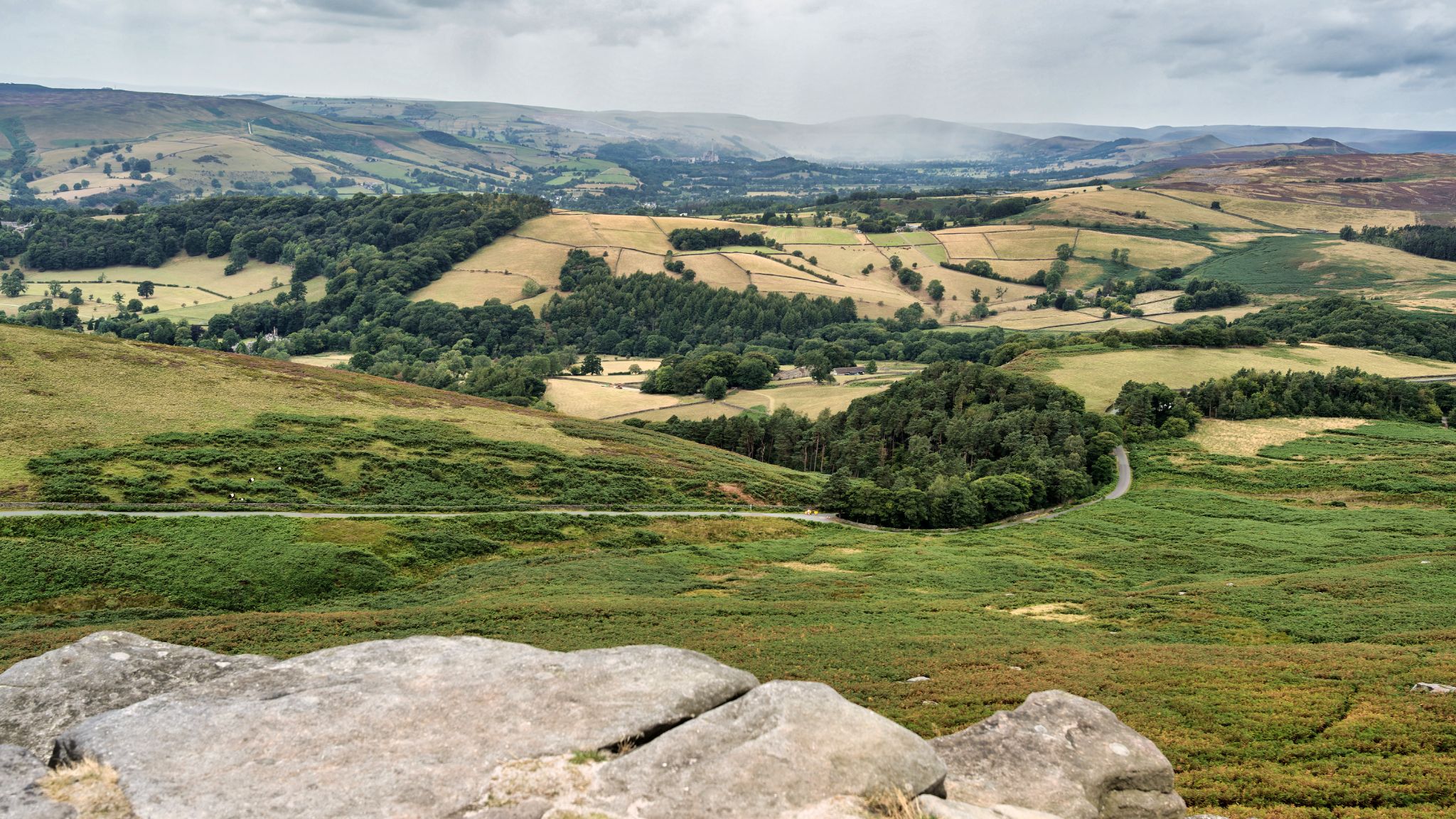 Stanage Edge - eine Gewitterfront naht